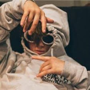 Meet your Posher, Ray